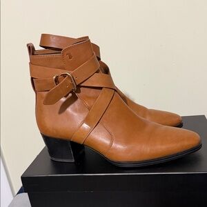 Tod's Tan Leather Wrap Boots size 38,5